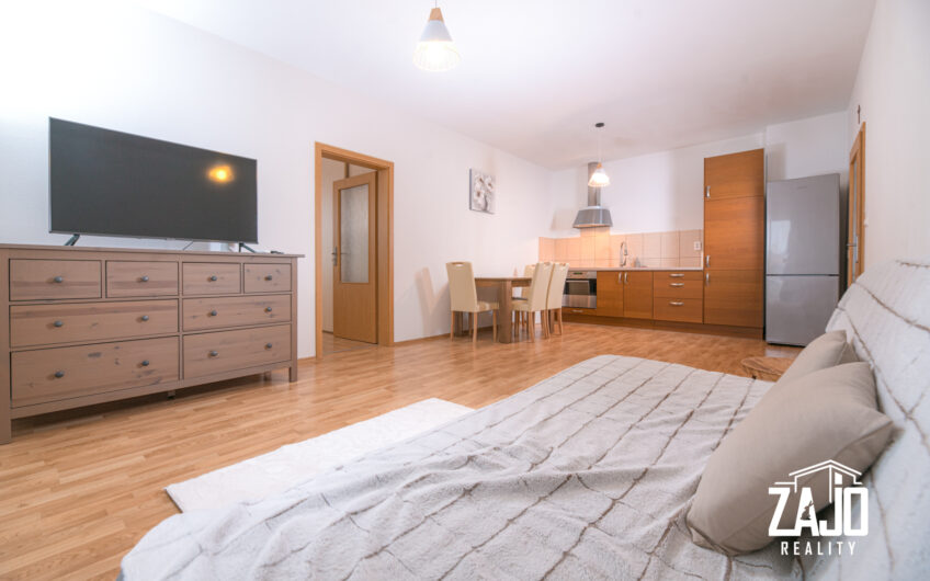 NA PRENÁJOM | 2 izbový byt s balkónom a garážovým státím. TRENČíN