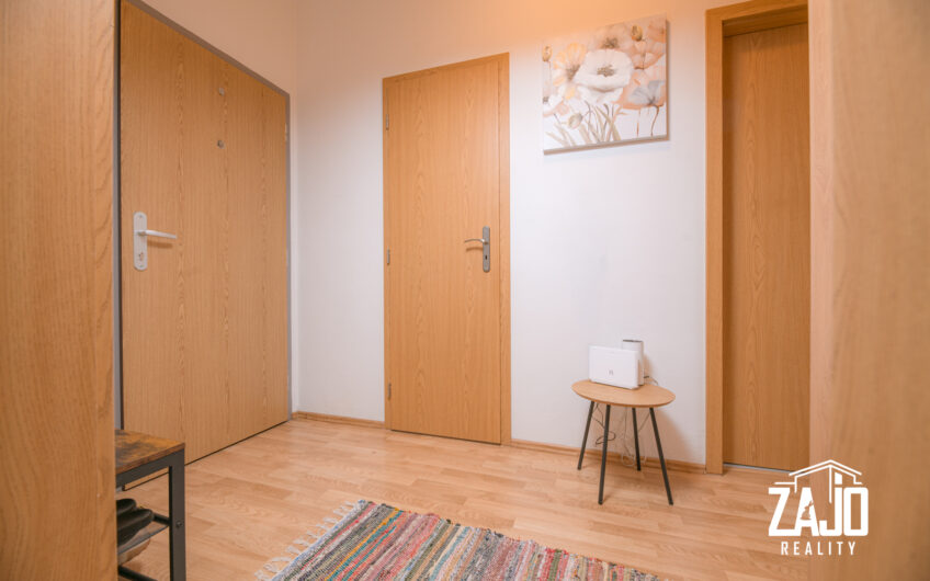 NA PRENÁJOM | 2 izbový byt s balkónom a garážovým státím. TRENČíN
