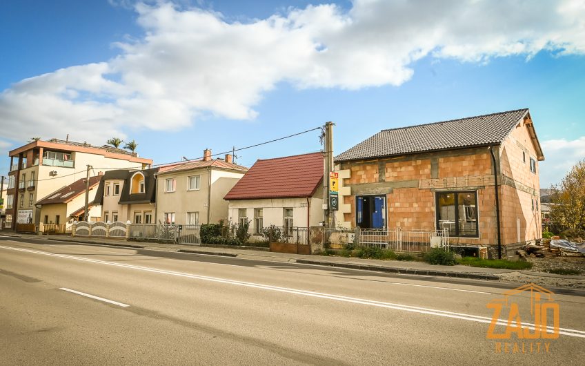 PREDAJ | Priestranný 6-izbový rodinný dom v Trenčíne, na pozemku 1009m2.
