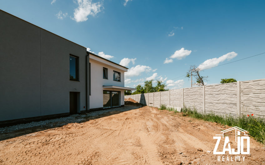 NA PREDAJ | 5-IZBOVÝ RD nachádzajúci sa v dvojdome