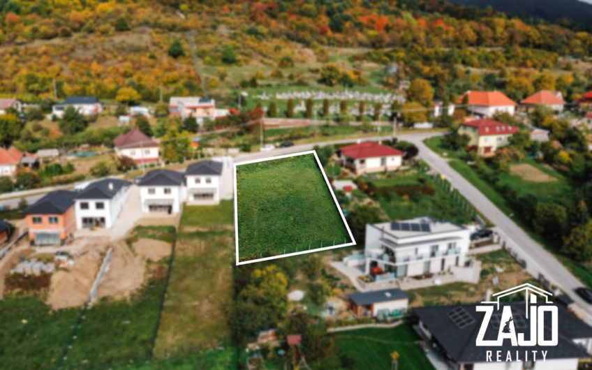 REZERVOVANÉ | Stavebný pozemok 1317m2 Trenčianske Mitice