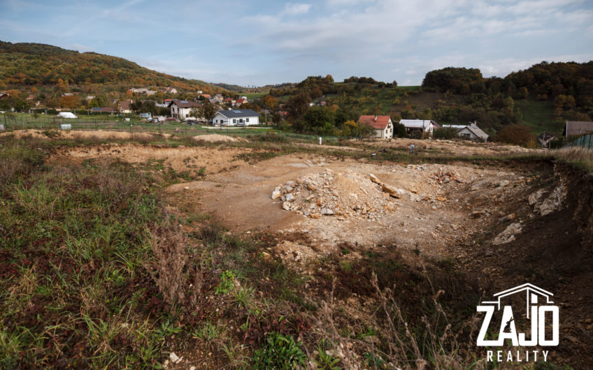 PREDAJ | STAVEBNÝ POZEMOK 4588m2 – PETROVA LEHOTA