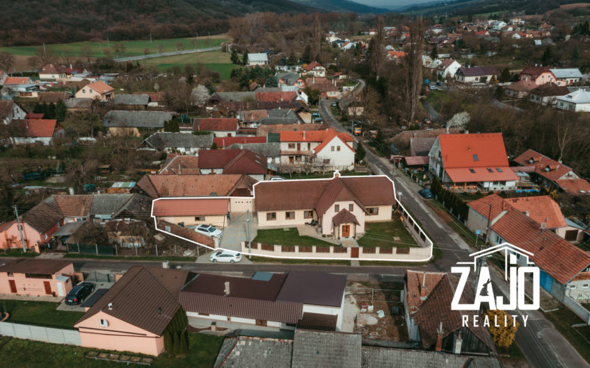 NA PREDAJ | Tehlový 5 izbový rodinný dom s veľkou garážou.