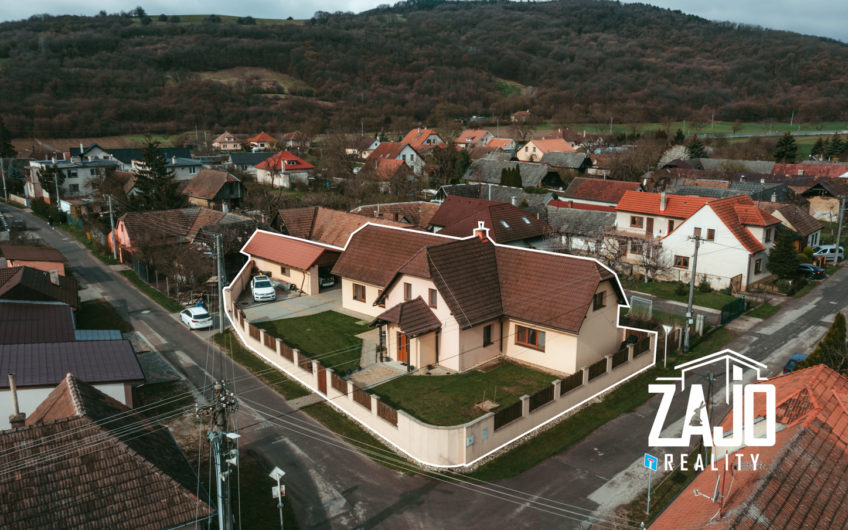 NA PREDAJ | Tehlový 5 izbový rodinný dom s veľkou garážou.