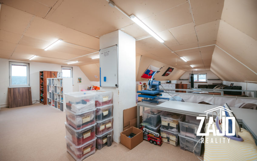 NA PREDAJ | Tehlový 5 izbový rodinný dom s veľkou garážou.