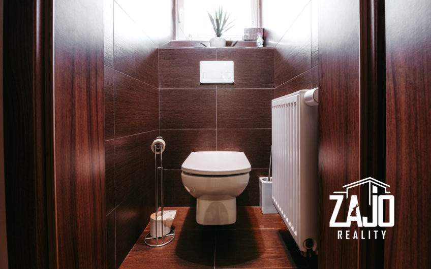 NA PREDAJ | Tehlový 5 izbový rodinný dom s veľkou garážou.