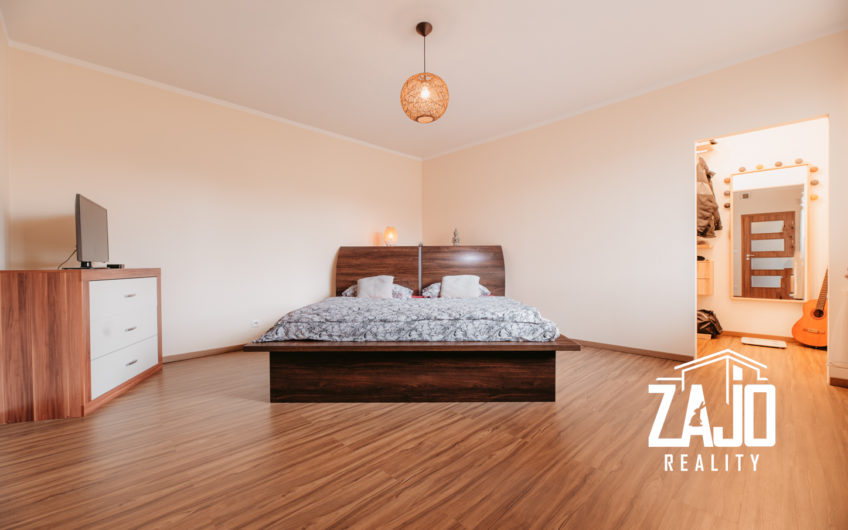 NA PREDAJ | Tehlový 5 izbový rodinný dom s veľkou garážou.