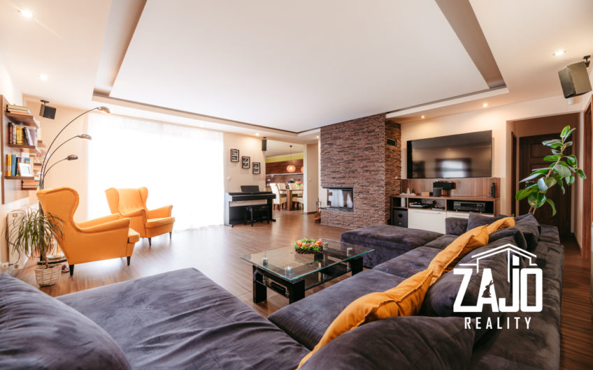 NA PREDAJ | Tehlový 5 izbový rodinný dom s veľkou garážou.