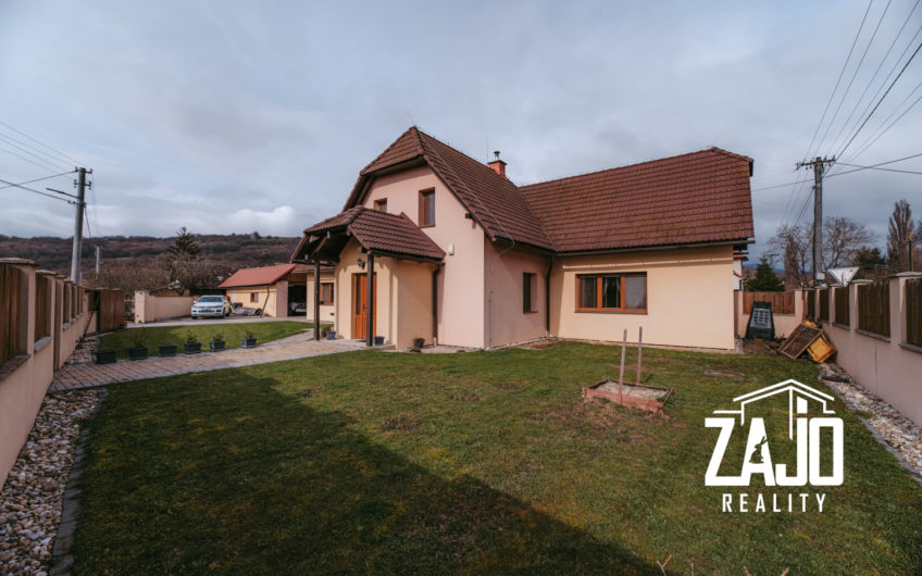 NA PREDAJ | Tehlový 5 izbový rodinný dom s veľkou garážou.