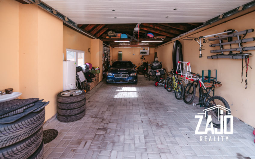 NA PREDAJ | Tehlový 5 izbový rodinný dom s veľkou garážou.