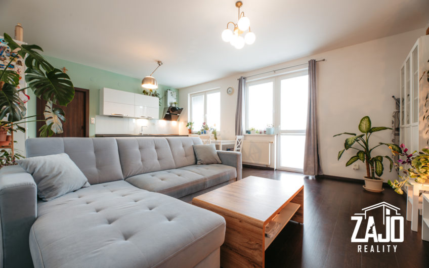 2 IZBOVÝ BYT S BALKÓNOM – NEMŠOVÁ + park. miesto a dvor s bazénom