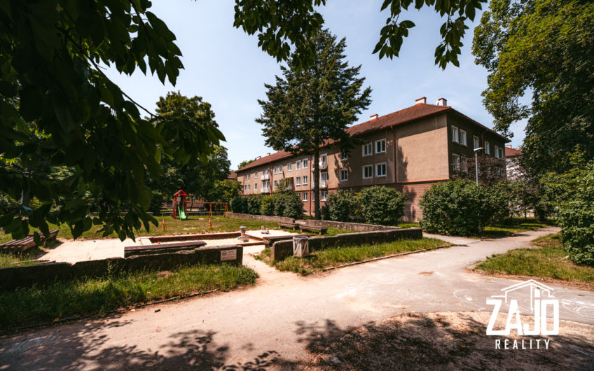 REZERVOVANÉ 2 izbový byt | Kompletná rekonštrukcia – Trenčín blízko centra | NA PREDAJ