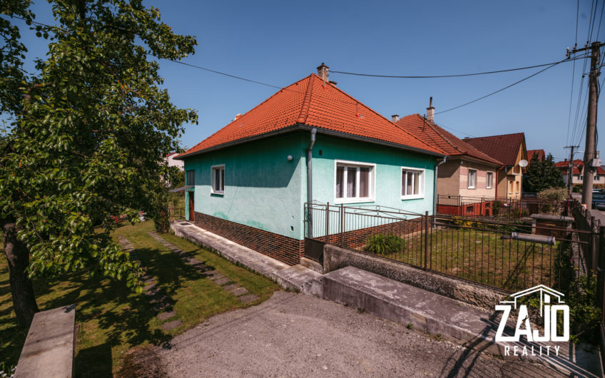 REZERVOVANÉ  | Priestranný rodinný dom vo vyhľadávanej obci Soblahov