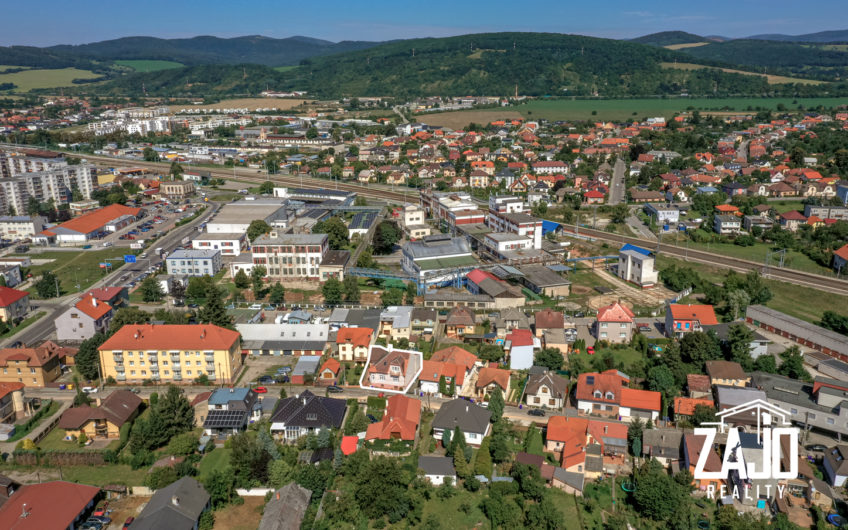NA PREDAJ | Sympatická rodinná vila z tridsiatich rokov, Vladimíra Roya v Trenčíne
