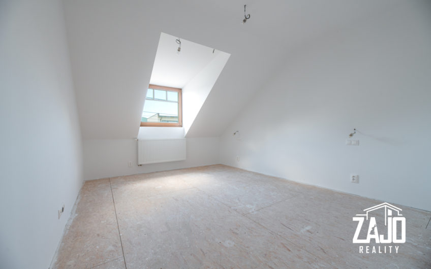 NA PREDAJ | Rodinný dom 173m2 v centre Nového Mesta nad Váhom