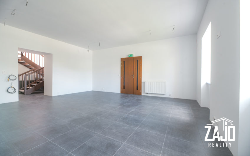 NA PREDAJ | Rodinný dom 173m2 v centre Nového Mesta nad Váhom