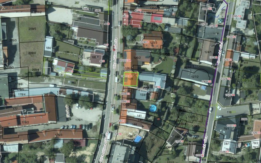 NA PREDAJ | Rodinný dom 173m2 v centre Nového Mesta nad Váhom
