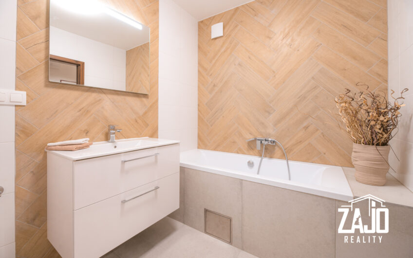 REZERVOVANÉ | 3izbový byt 77m2 po komplet. rekonštrukcii v širšom centre mesta