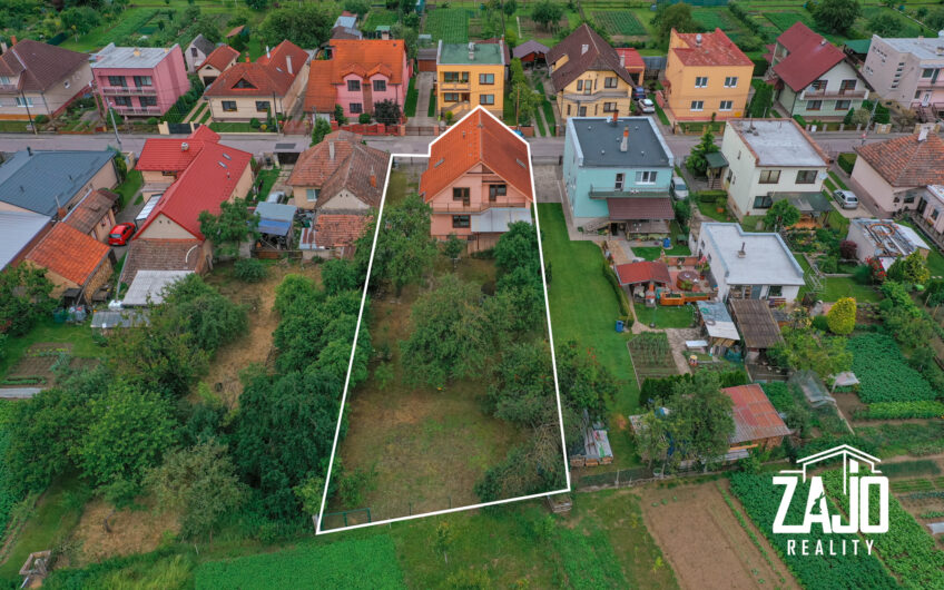 REZERVOVANÉ | 7-izbový RD s 2 kuchyňami, kúpeľňami a terasou – Trenčianske Stankovce