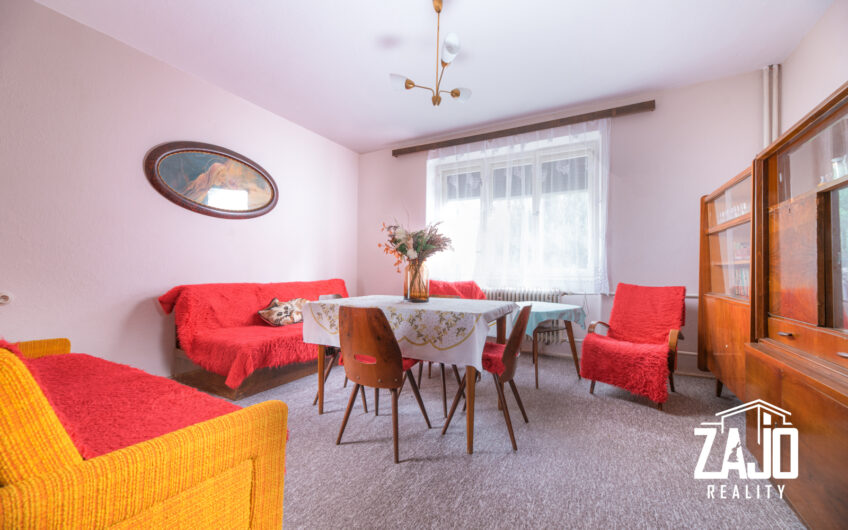 NA PREDAJ I 4-izbový rodinný dom v tichom prostredí s výhľadom, Motešice
