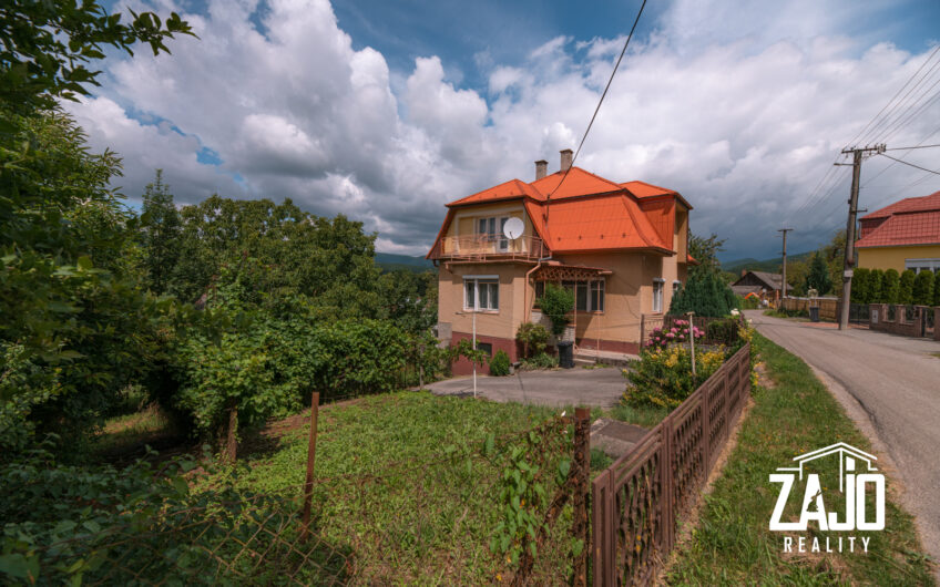 NA PREDAJ I 4-izbový rodinný dom v tichom prostredí s výhľadom, Motešice