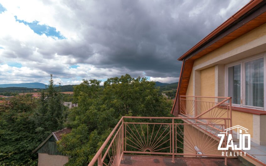 NA PREDAJ I 4-izbový rodinný dom v tichom prostredí s výhľadom, Motešice