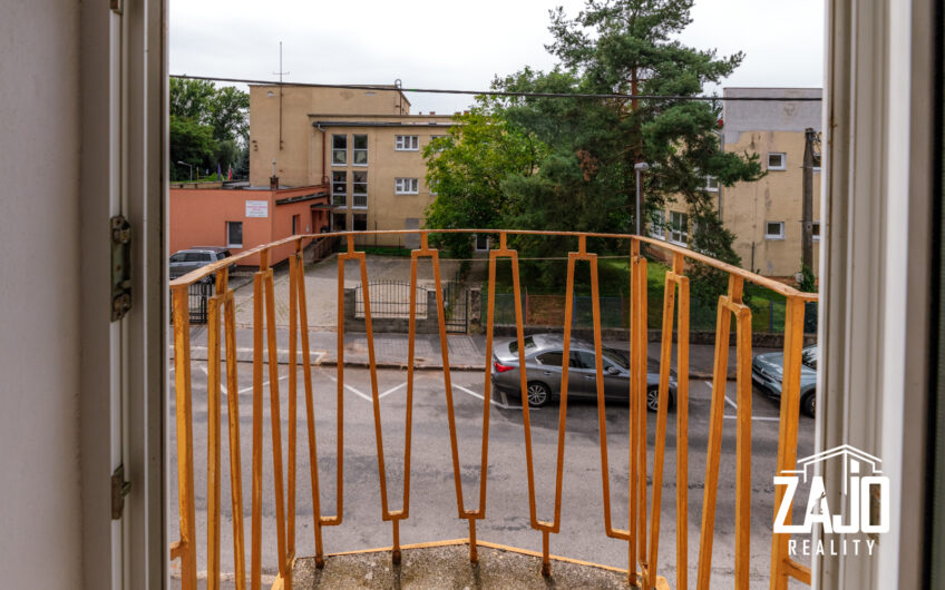 PREDANÉ | 2 IZBOVÝ BYT BLÍZKO CENTRA MESTA V TICHEJ LOKALITE – TRENČÍN