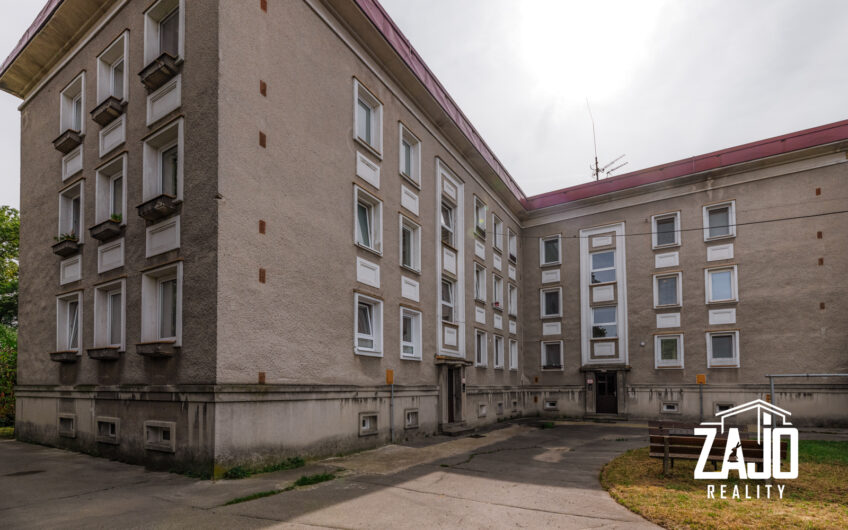 PREDANÉ | 2 IZBOVÝ BYT BLÍZKO CENTRA MESTA V TICHEJ LOKALITE – TRENČÍN