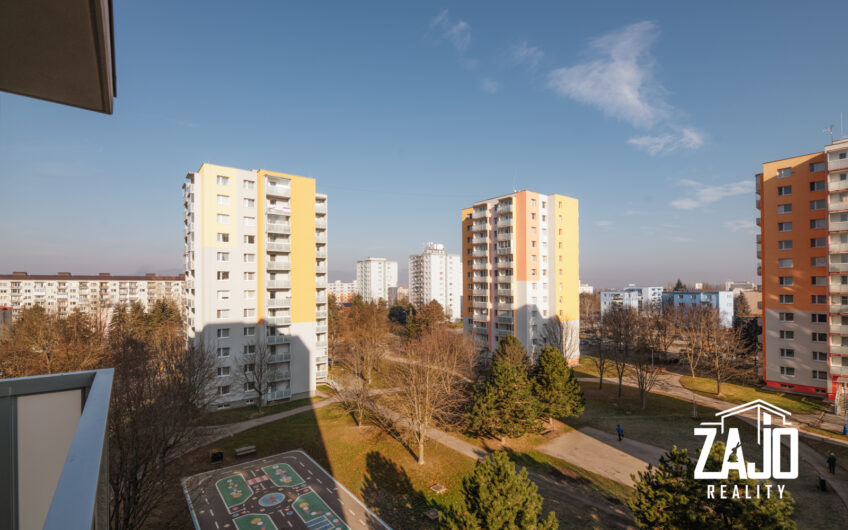 NA PRENÁJOM | Priestranný 1-izbový byt upravený na 2-izbový – Dubnica nad Váhom, Centrum II