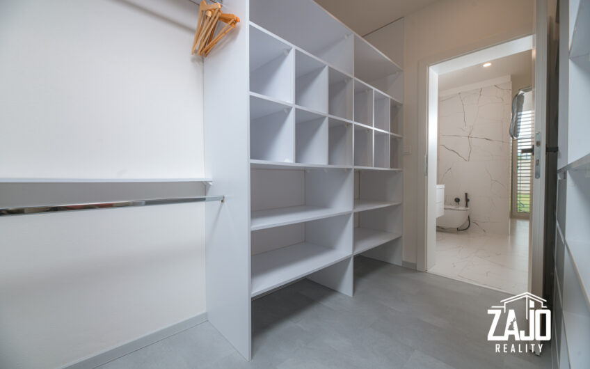 Na prenájom moderný 4-izbový bungalov v Trenčianskej Turnej – komfort, súkromie a prémiové vybavenie.