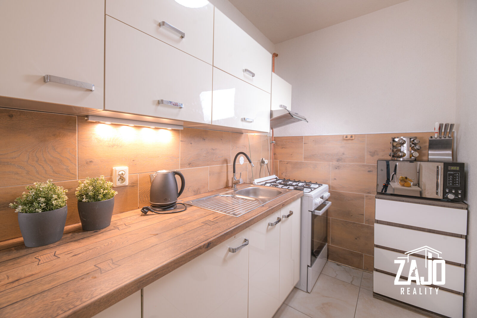 Nadpis nová kuchynská linka, byt 2i na predaj