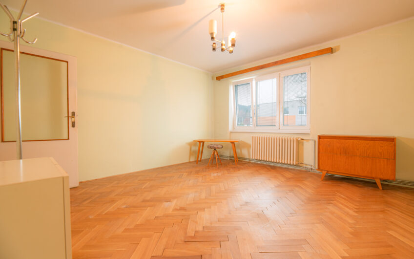 Rezervované: 3-izbový byt s balkónom v centre Trenčianskej Teplej – ZAJO Reality