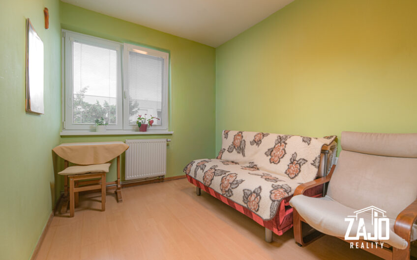 NA PREDAJ | 3-izbový byt s lodžiou, 2x garáž a záhrada 441 m², Trenčianske Biskupice 