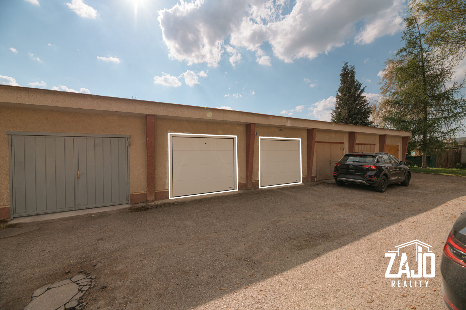 3 izbový byt s dvoma garážami, Záhumenská ul.