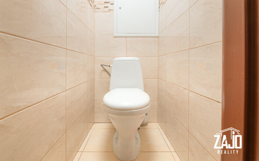 NA PREDAJ | 3-izbový byt s lodžiou, 2x garáž a záhrada 441 m², Trenčianske Biskupice 