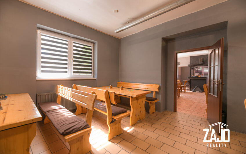 Prevádzková budova a 4 izbový byt + projekt na nadstavbu – Bánovce nad Bebravou