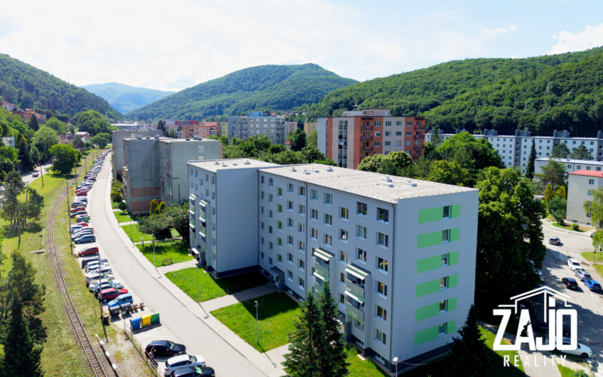 REZERVOVANÉ | Veľký 2-izbový byt s balkónom – Trenčianske Teplice