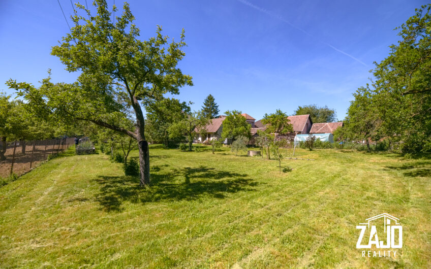 NA PREDAJ | Rodinný dom po rozsiahlej rekonštrukcii, Melčice-Lieskové | Pozemok 1 341 m2.