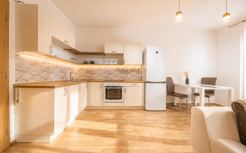PRIESTRANNÝ 2 IZBOVÝ BYT S BALKÓNOM– TRENČÍN, ul. Východná