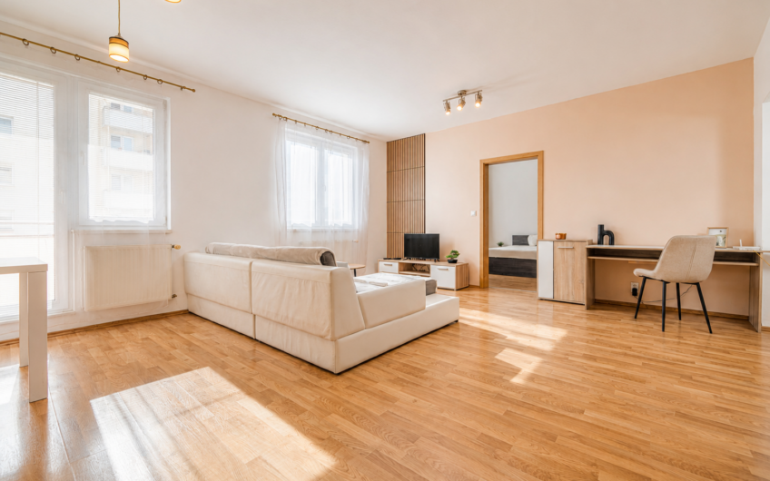 PRIESTRANNÝ 2 IZBOVÝ BYT S BALKÓNOM– TRENČÍN, ul. Východná