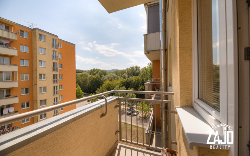 PRIESTRANNÝ 2 IZBOVÝ BYT S BALKÓNOM– TRENČÍN, ul. Východná