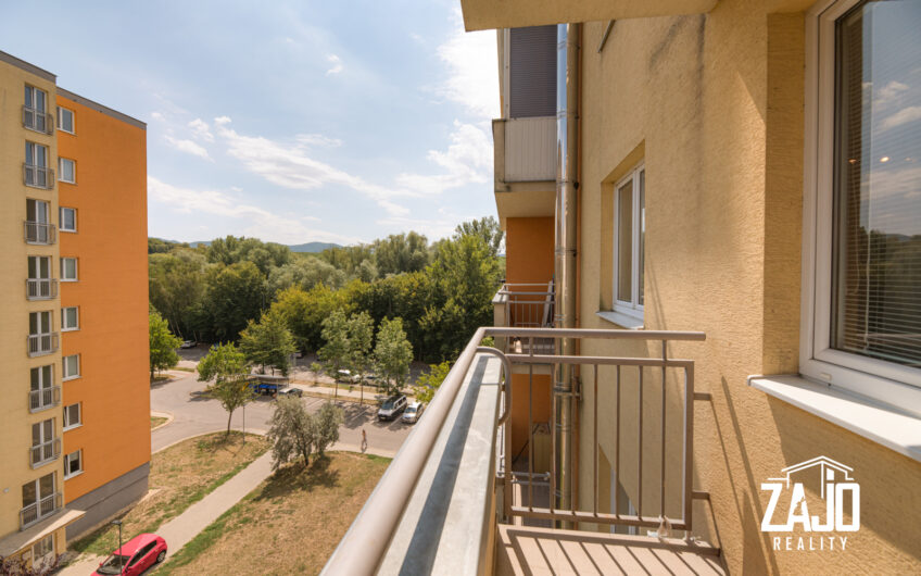 PRIESTRANNÝ 2 IZBOVÝ BYT S BALKÓNOM– TRENČÍN, ul. Východná