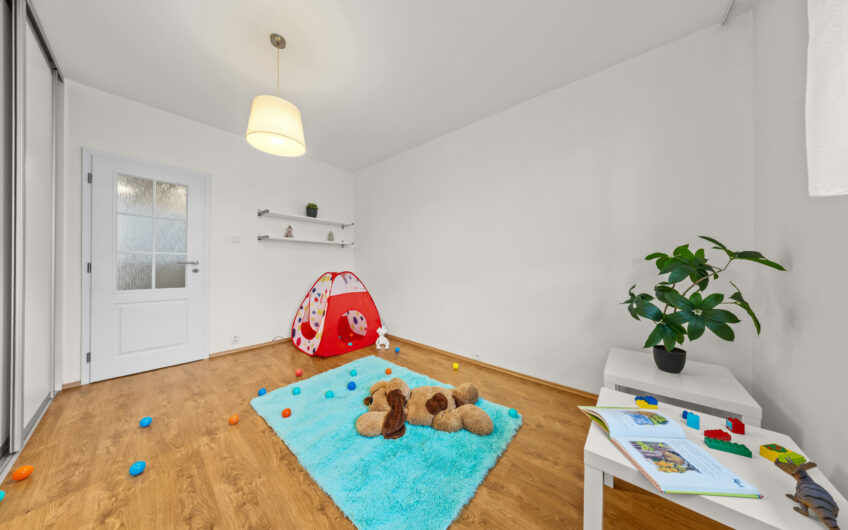 NA PREDAJ | Priestranný 3-izbový byt, 73 m² – Pádiveho ulica, Trenčín 