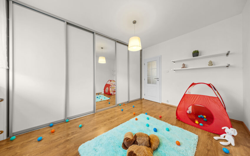 NA PREDAJ | Priestranný 3-izbový byt, 73 m² – Pádiveho ulica, Trenčín 