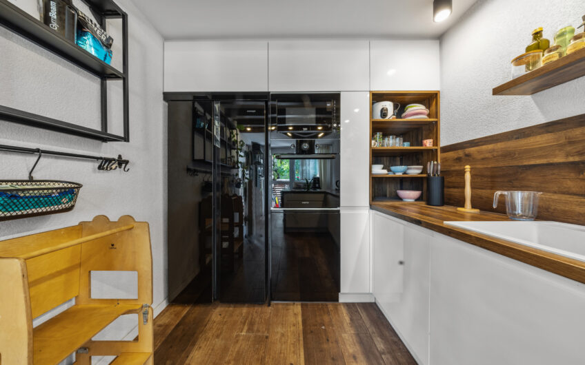NA PREDAJ | Kompletne zrekonštruovaný 3-izbový byt s lodžiou, 61 m² – Gagarinova ulica, Trenčín
