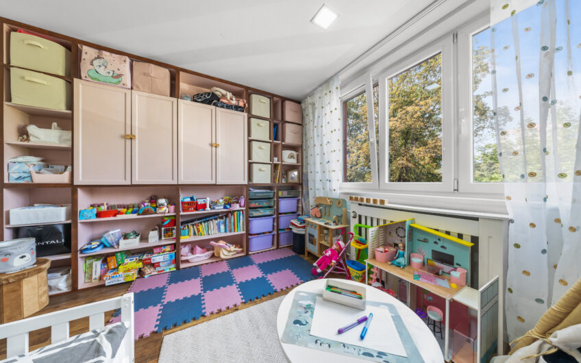 NA PREDAJ | Kompletne zrekonštruovaný 3-izbový byt s lodžiou, 61 m² – Gagarinova ulica, Trenčín