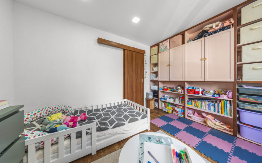 NA PREDAJ | Kompletne zrekonštruovaný 3-izbový byt s lodžiou, 61 m² – Gagarinova ulica, Trenčín