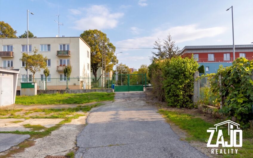 REZERVOVANÉ | Garáž 20m2 + pozemok 19m2 pred garážou – Hodžova ulica, Trenčín