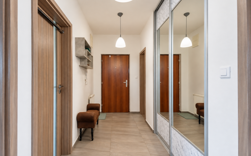 NA PREDAJ | Priestranný 3-izbový byt s dvoma balkónmi, 80 m² – Nemšová, Jaseňová ulica