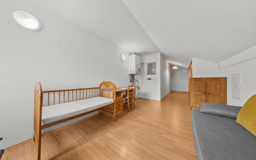NA PREDAJ | 5-izbový rodinný dom s garážou a pozemkom 429 m² – Trenčín, Hanzlíkovská ulica